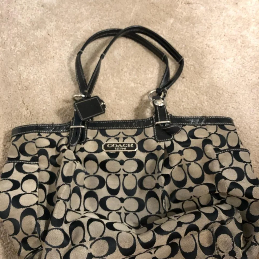 Coach - Picture 2 of 2